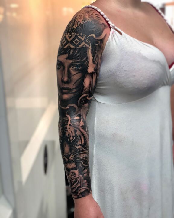 Woman portrait sleeve