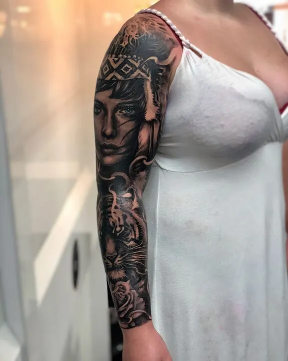 Woman portrait sleeve